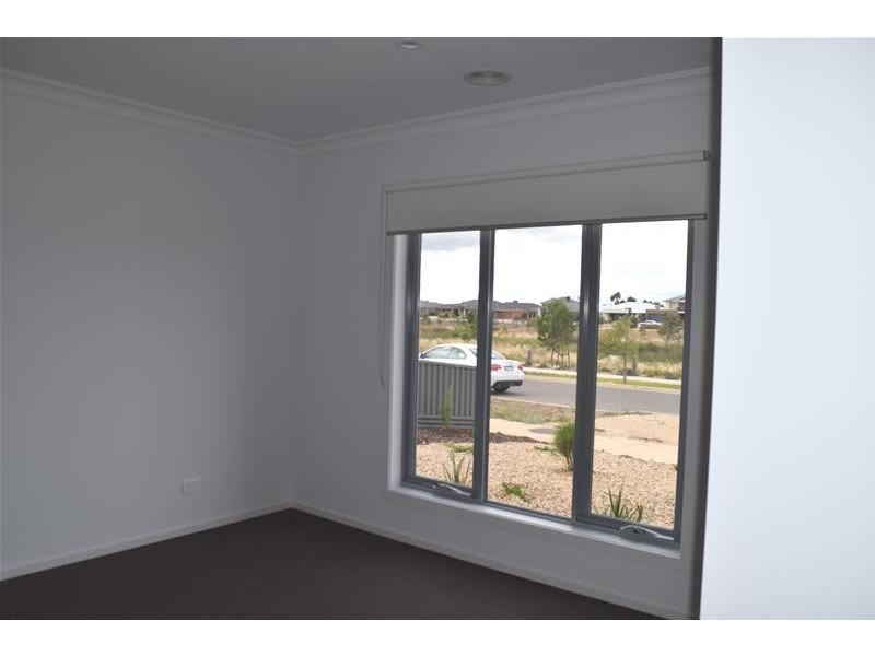 19 Westlakes Boulevard, Lara VIC 3212