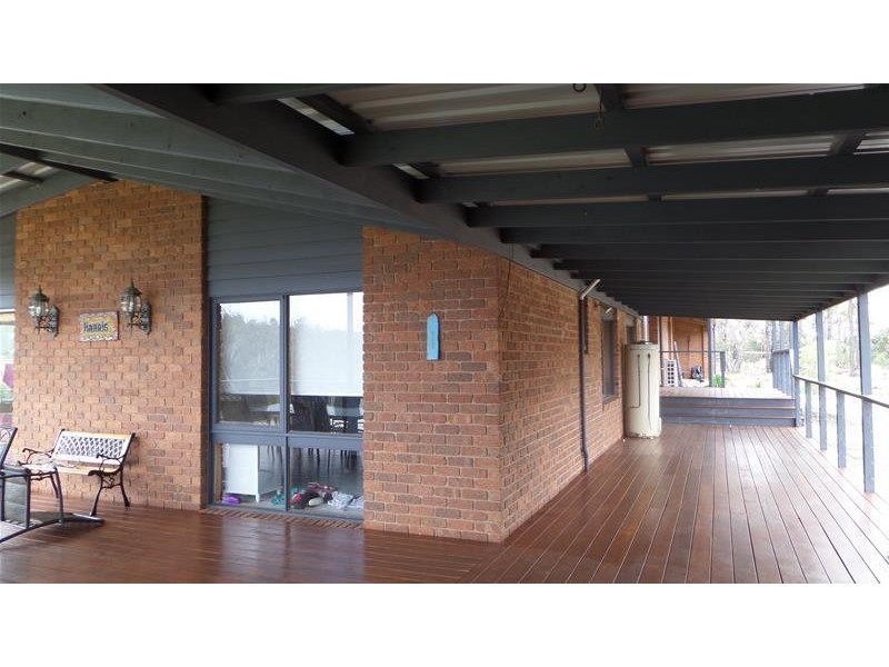 355 DeMotts Road, Anakie VIC 3221