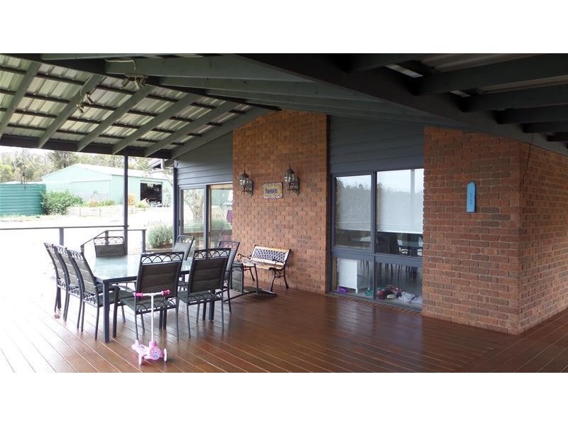 355 DeMotts Road, Anakie VIC 3221