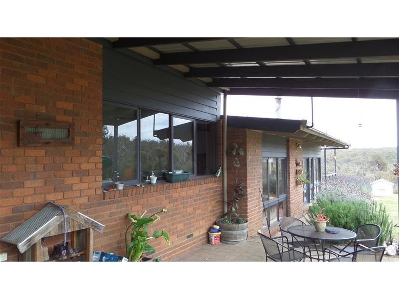 355 DeMotts Road, Anakie VIC 3221