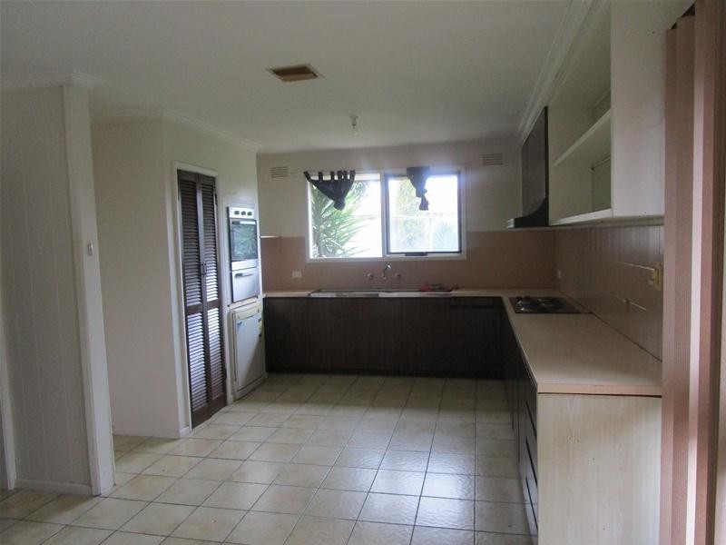 12 Melrose Street, Lara VIC 3212