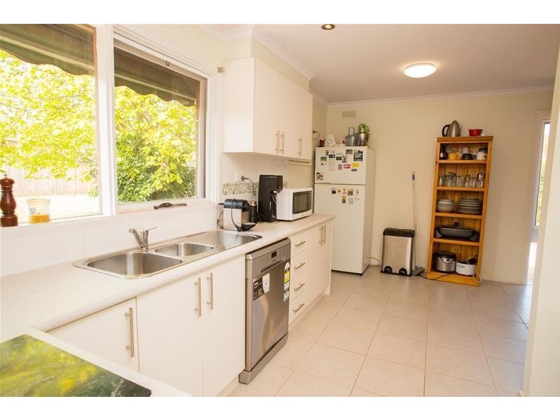 15 Upton Court, Lara VIC 3212