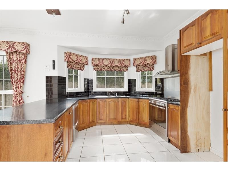 18 Looker Street, Lara VIC 3212