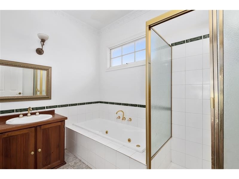 18 Looker Street, Lara VIC 3212