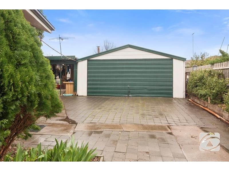 18 Carmarthen Drive, Corio VIC 3214