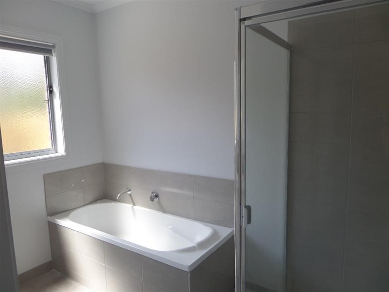 2/70 Smeaton Close, Lara VIC 3212