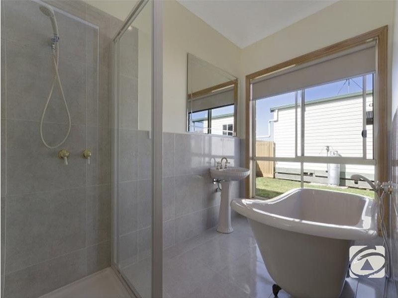 90 Calvert Road, Little River VIC 3211