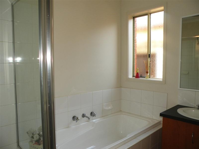 1/B Young Street, Lara VIC 3212