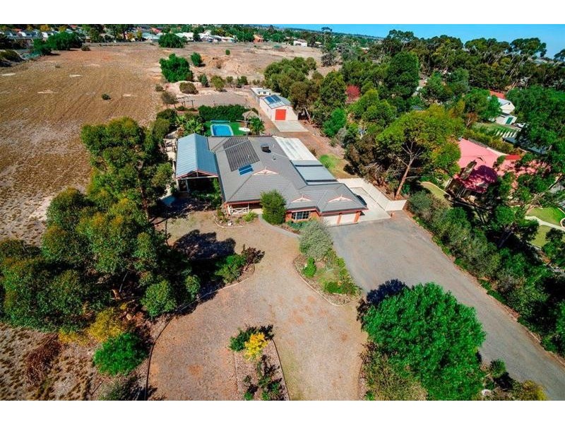 6 Wongalea Drive, Lara VIC 3212