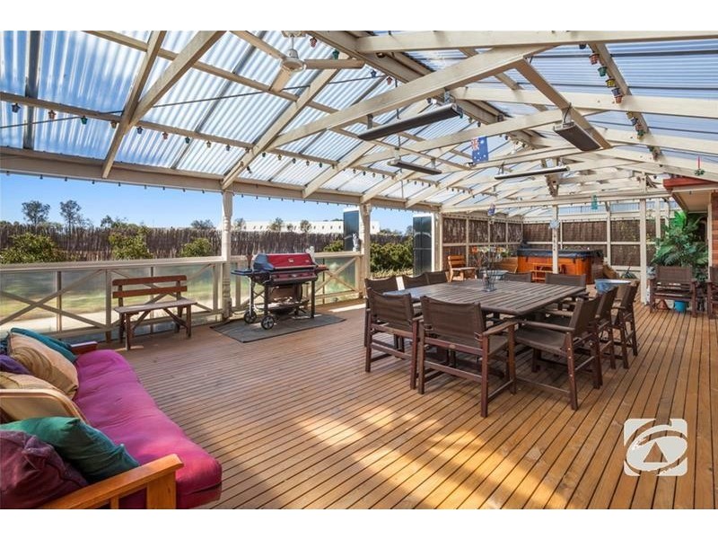 6 Wongalea Drive, Lara VIC 3212