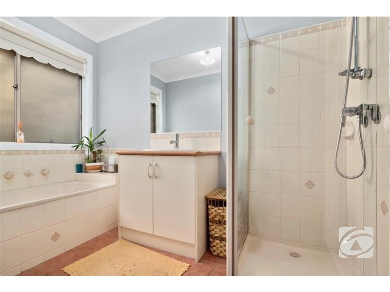 6 Wongalea Drive, Lara VIC 3212