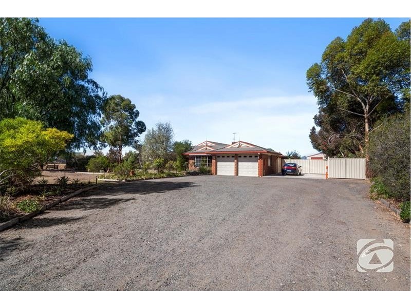 6 Wongalea Drive, Lara VIC 3212