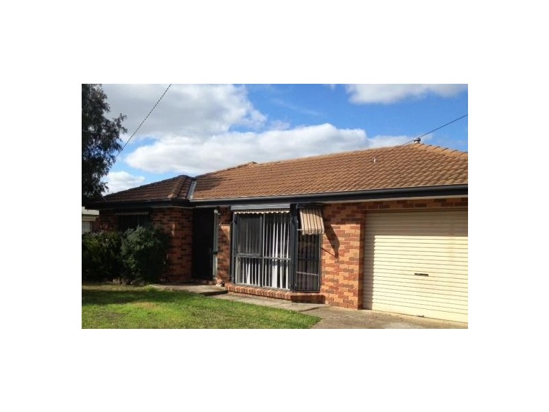 18 Cameron Crescent, Lara VIC 3212