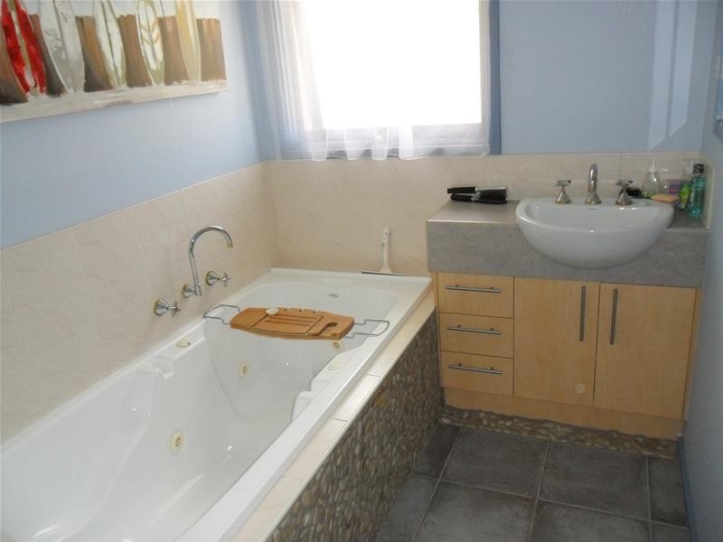 12 Boydell Court, Lara VIC 3212