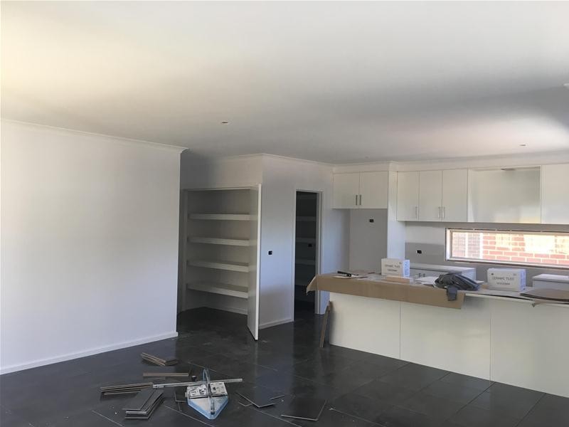 2/2 Martain Avenue, Lara VIC 3212