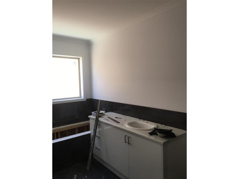 2/2 Martain Avenue, Lara VIC 3212