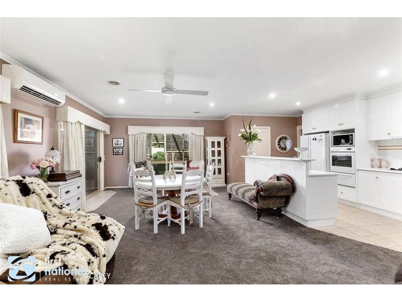 34 Cameron Crescent, Lara VIC 3212