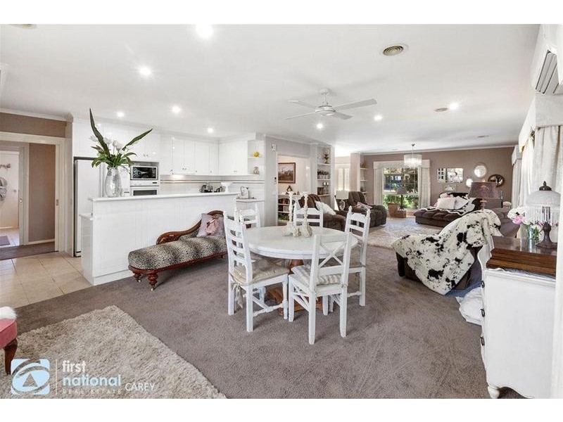 34 Cameron Crescent, Lara VIC 3212