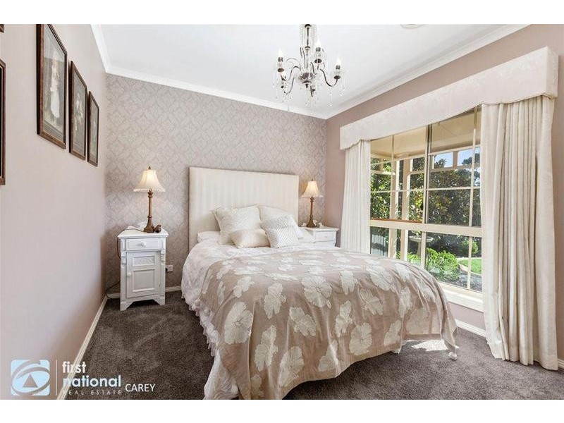 34 Cameron Crescent, Lara VIC 3212