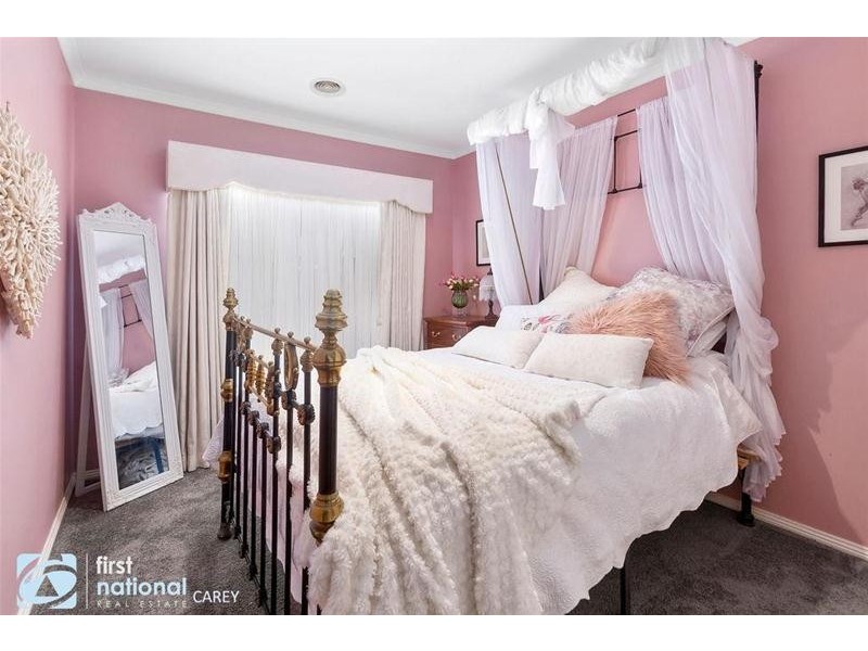 34 Cameron Crescent, Lara VIC 3212