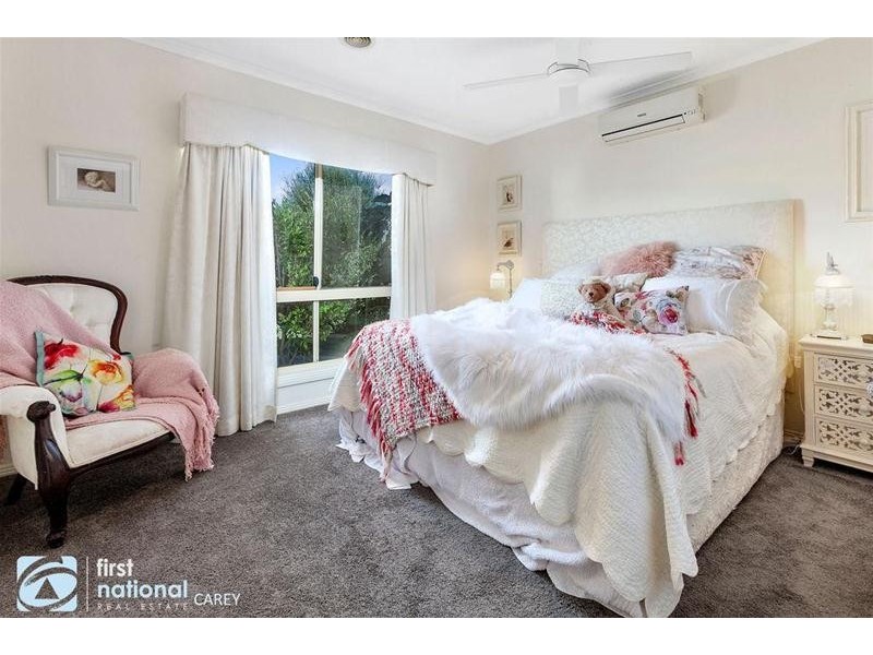 34 Cameron Crescent, Lara VIC 3212