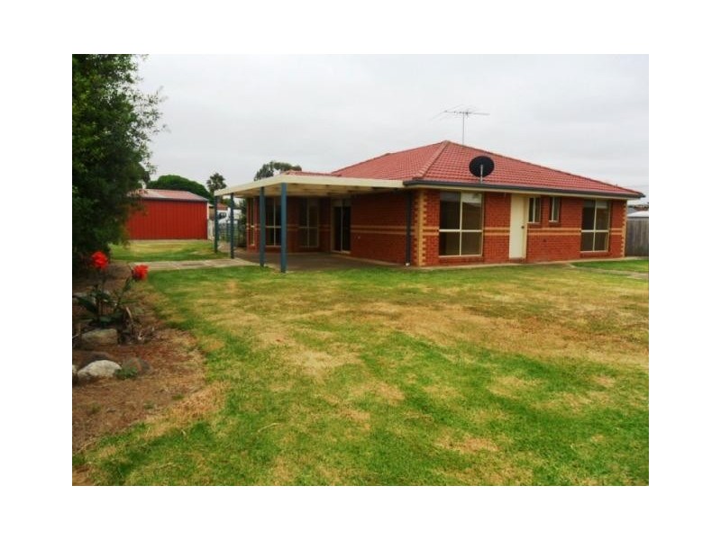 8 Evergreen Court, Lara VIC 3212