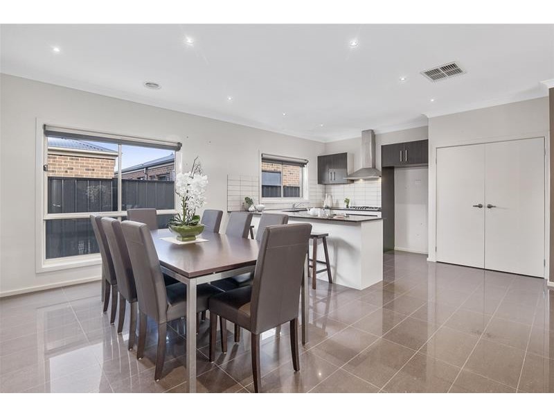 2 Raymond George Place, Lara VIC 3212