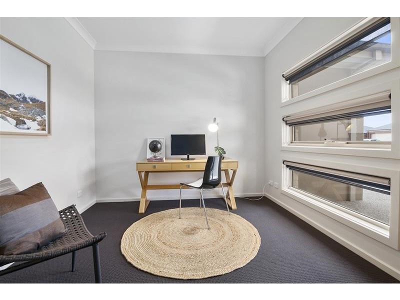 2 Raymond George Place, Lara VIC 3212