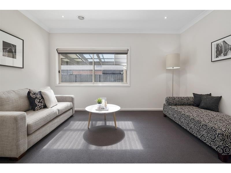 2 Raymond George Place, Lara VIC 3212