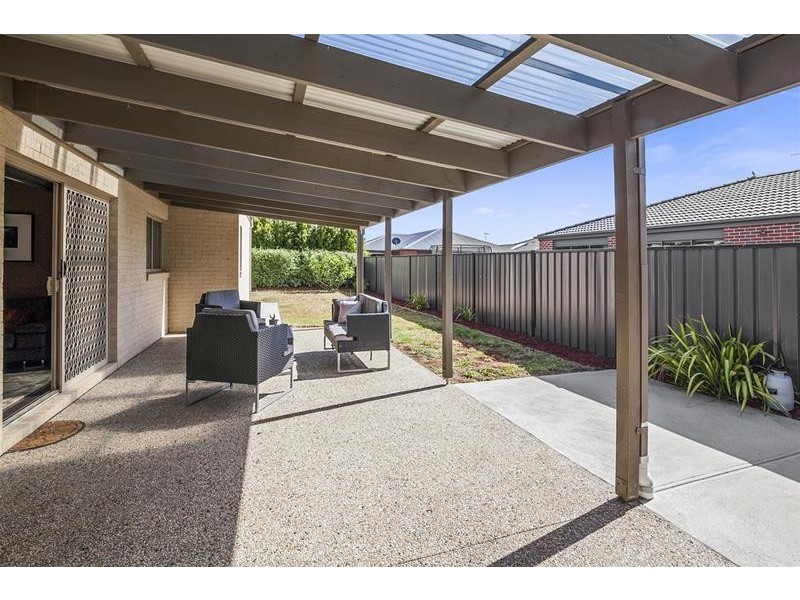 2 Raymond George Place, Lara VIC 3212