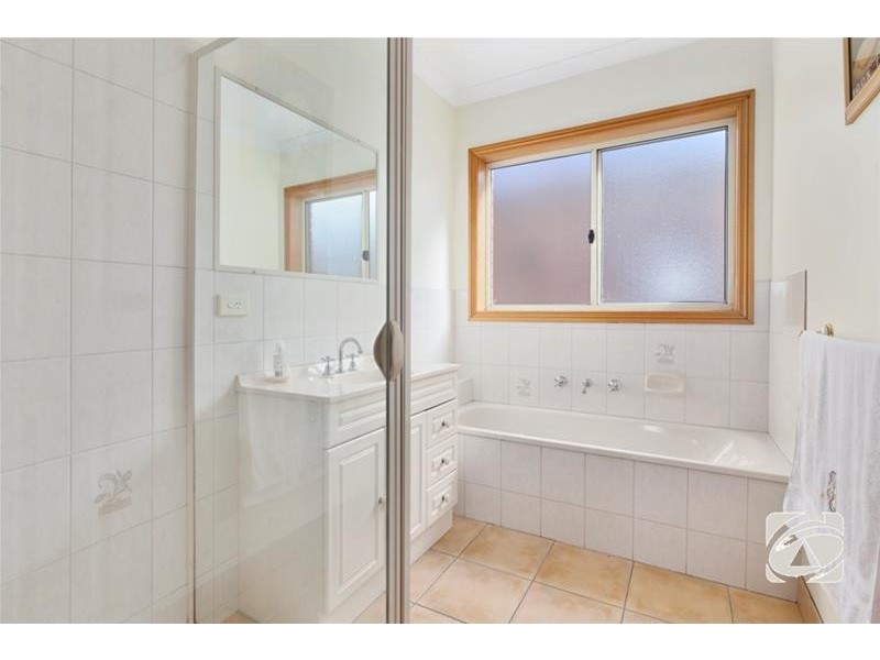 1 Sparrow Court, Lara VIC 3212