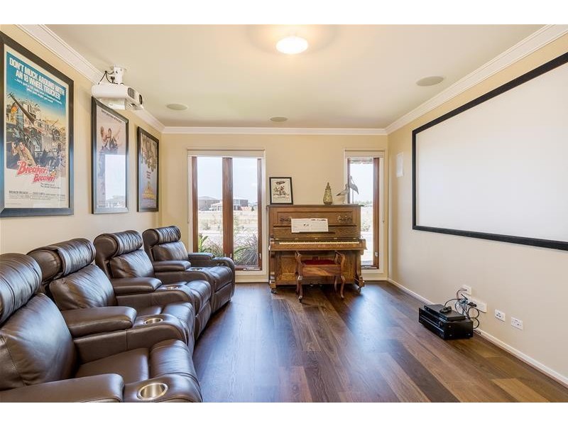 39 West Lakes Boulevard, Lara VIC 3212