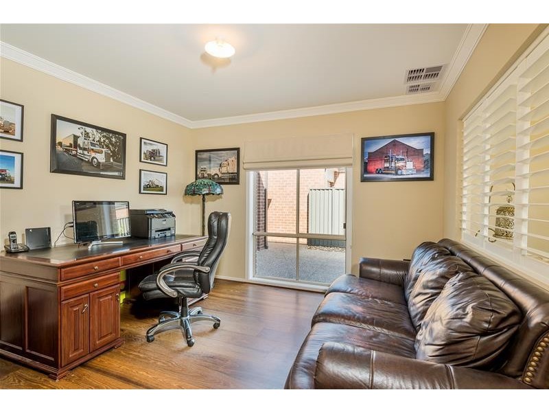 39 West Lakes Boulevard, Lara VIC 3212