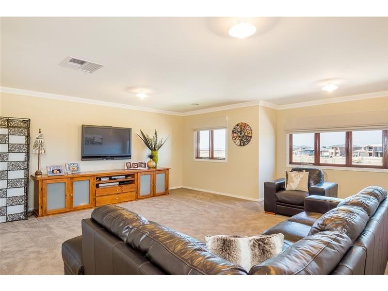 39 West Lakes Boulevard, Lara VIC 3212