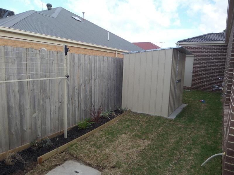 2/38 Forest Road North, Lara VIC 3212