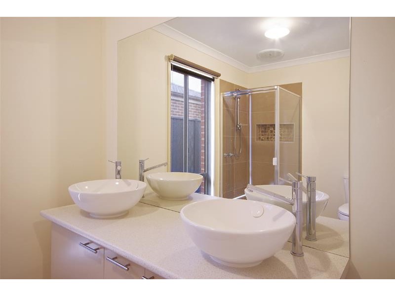 33  Kingfisher Court, Lara VIC 3212