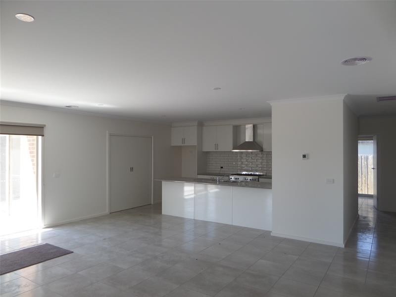 68 Bates Road, Lara VIC 3212