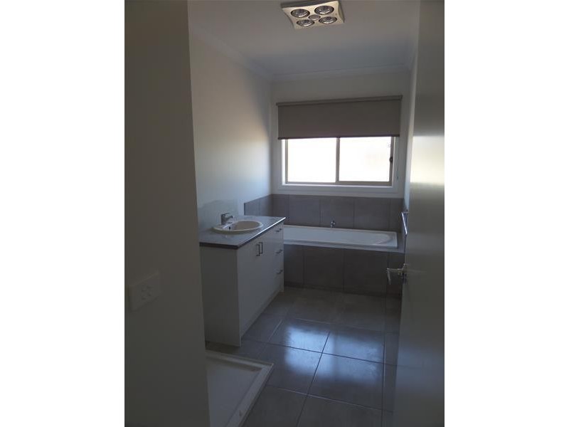 68 Bates Road, Lara VIC 3212