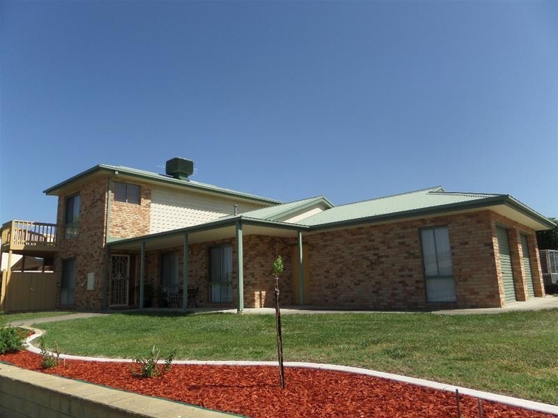 4 Mungari Crt, Lara VIC 3212