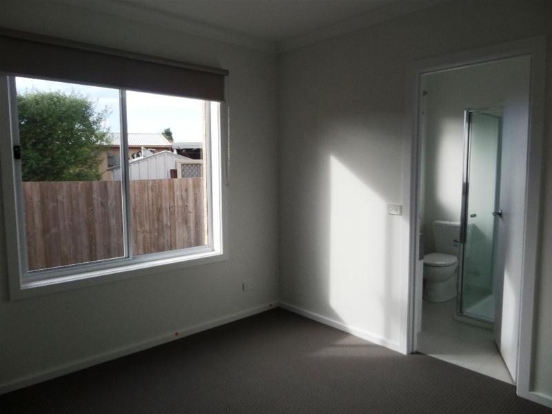 2/10 Denise Court, Lara VIC 3212