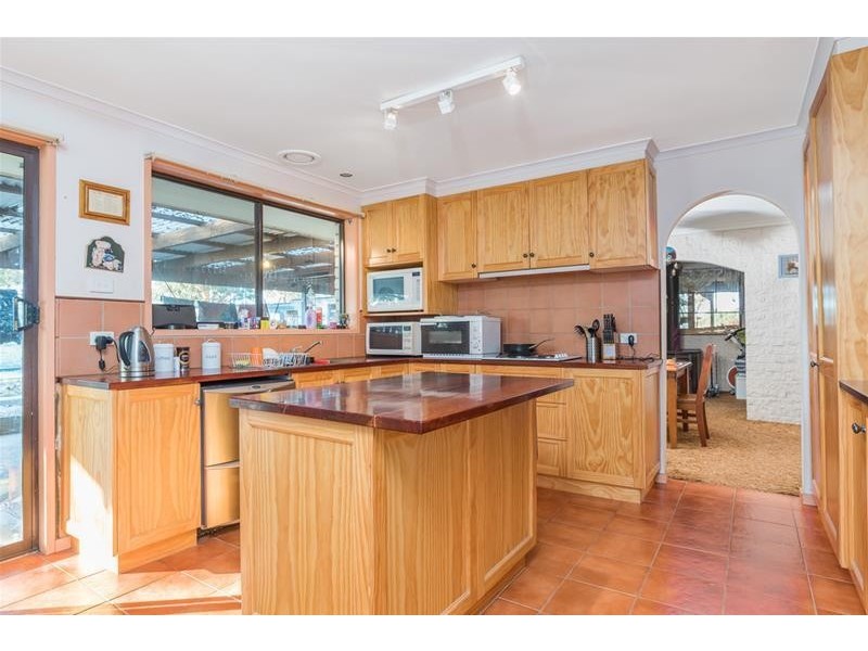 40 Coonawarra Drive, Lara VIC 3212