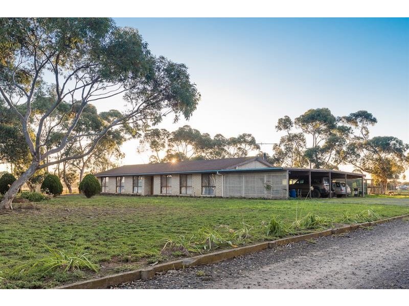 40 Coonawarra Drive, Lara VIC 3212