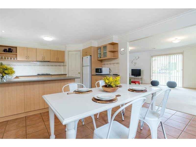 25 Skylark Court, Lara VIC 3212