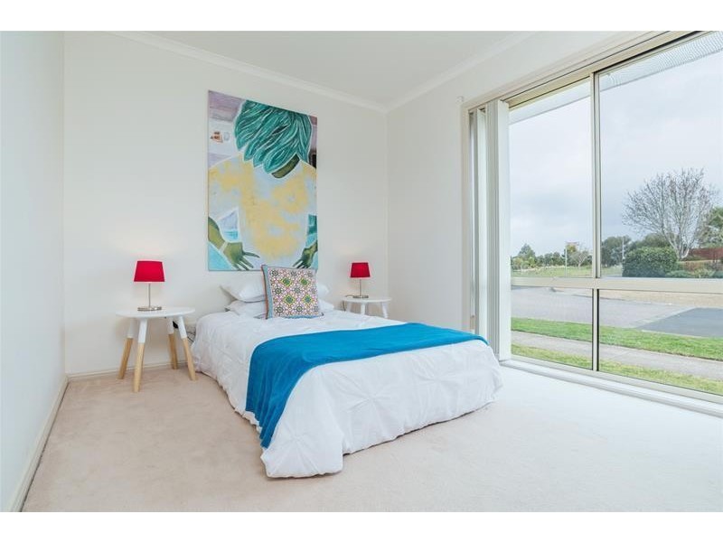 25 Skylark Court, Lara VIC 3212