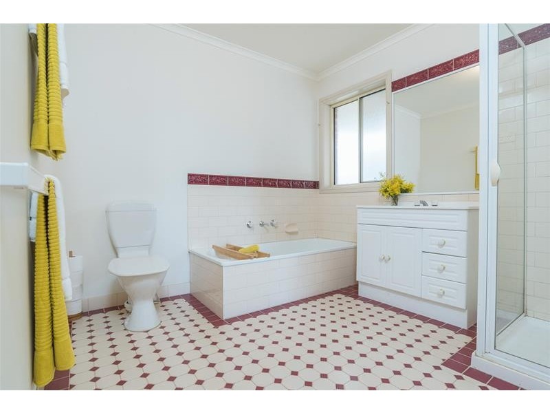 25 Skylark Court, Lara VIC 3212