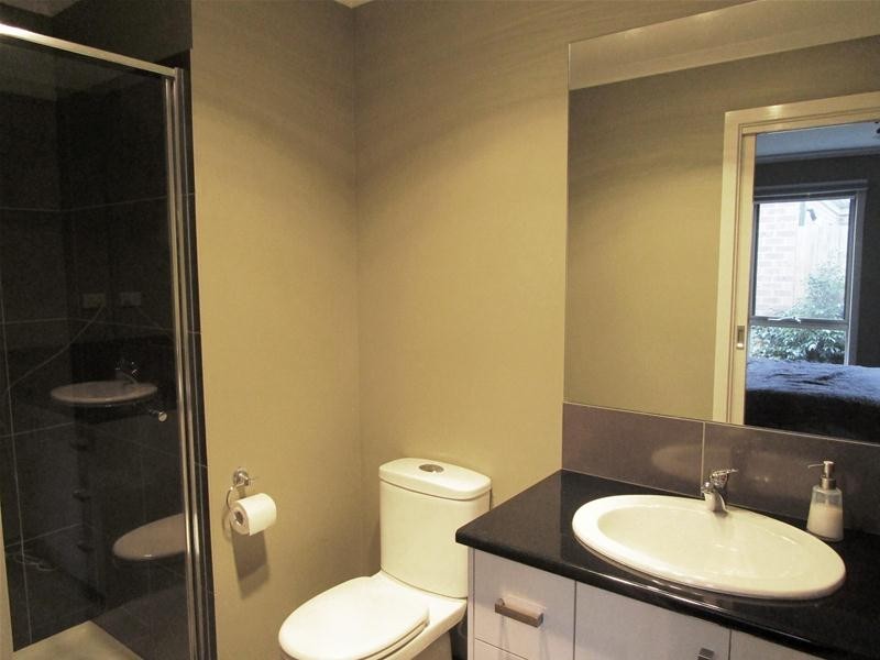 2/30 Altair Avenue, Lara VIC 3212