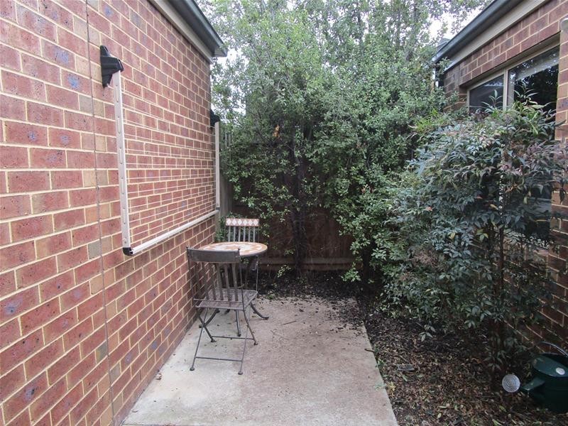 2/30 Altair Avenue, Lara VIC 3212