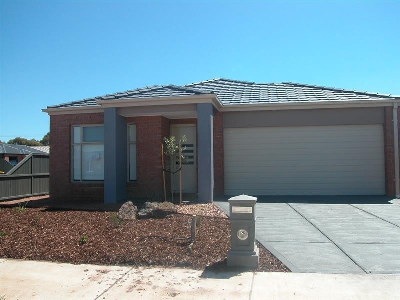 1 Darter Court, Lara VIC 3212