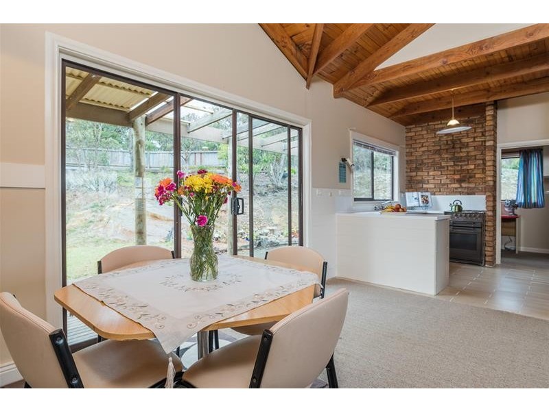 255 Demotts Road, Anakie VIC 3221