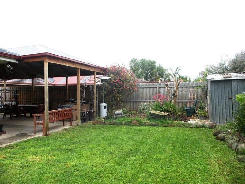 9 Sheeran Crescent, Lara VIC 3212